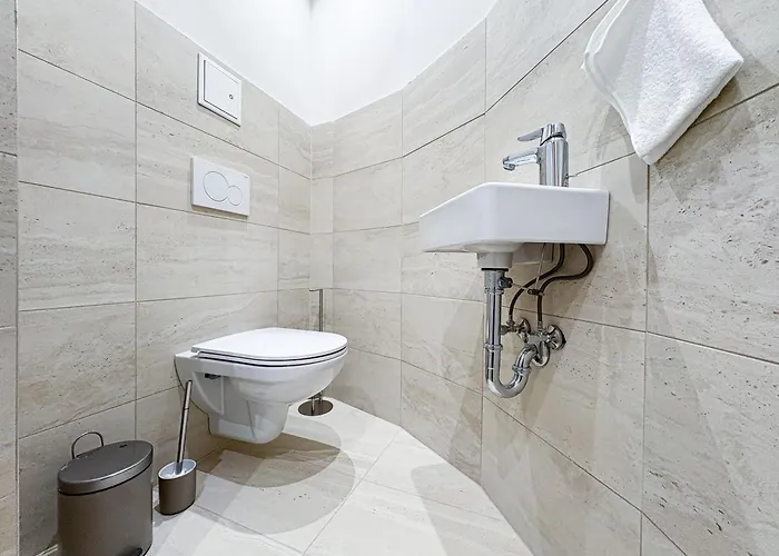 Apartment 1 Bdr - Emerald, Right Near Schoenbrunn Palace