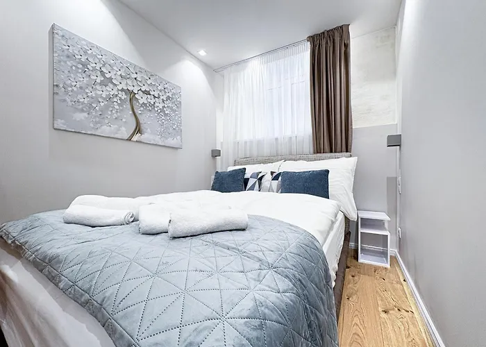 1 Bdr - Emerald, Right Near Schoenbrunn Palace Apartment *